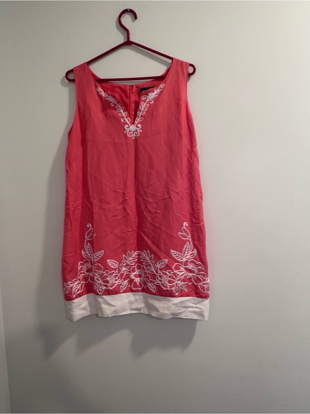 Jessica Howard Coral Sleeveless Embroidered Shift Tunic
